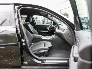 BMW 320d xDrive M-Sport FACEL. LED ACC NAVI SHZ PDC