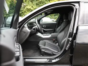 BMW 320d xDrive M-Sport FACEL. LED ACC NAVI SHZ PDC