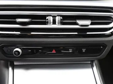 BMW 320d xDrive M-Sport FACEL. LED ACC NAVI SHZ PDC