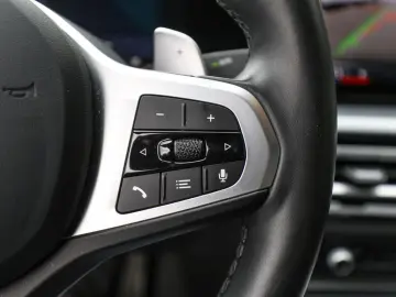 BMW 320d xDrive M-Sport FACEL. LED ACC NAVI SHZ PDC