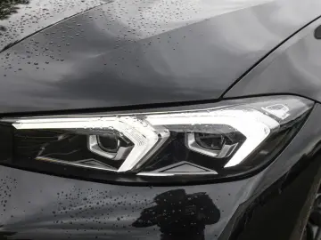 BMW 320d xDrive M-Sport FACEL. LED ACC NAVI SHZ PDC