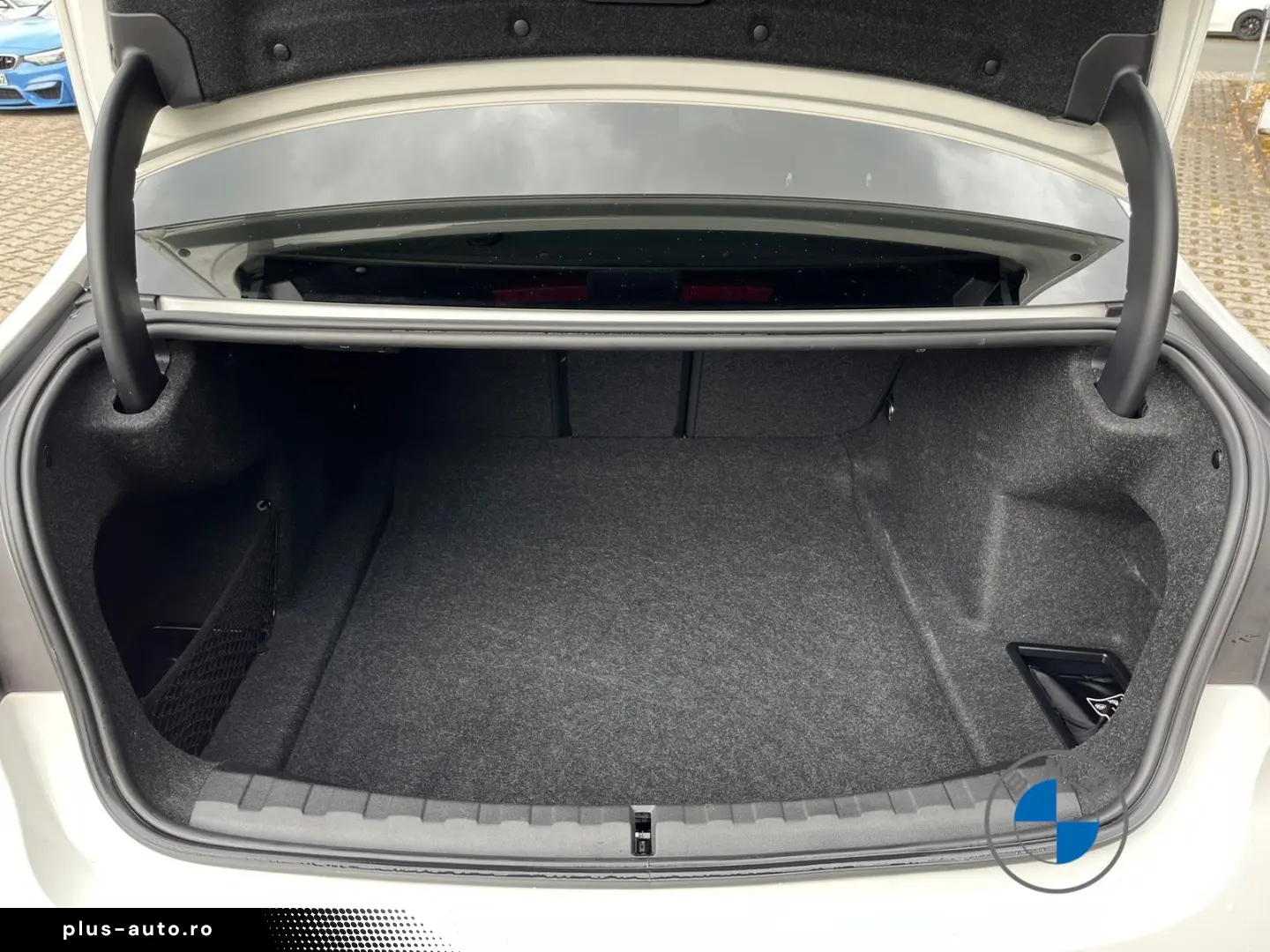 BMW 320d Limousine M Sport FACELIFT HUD AHK LED HiFi