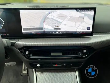 BMW 320d Limousine M Sport FACELIFT HUD AHK LED HiFi