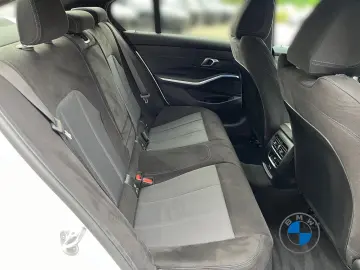 BMW 320d Limousine M Sport FACELIFT HUD AHK LED HiFi