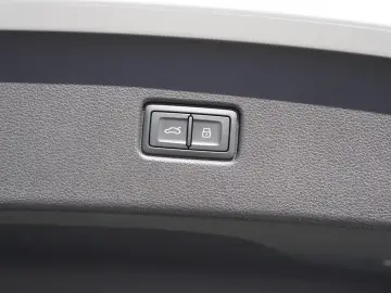 AUDI Q5 Sportback 50TFSIe quattro S line Pano Matrix