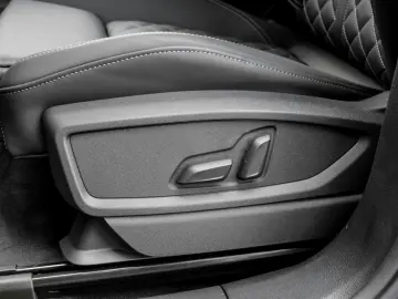 AUDI Q5 Sportback 45 quattro S LINE PANO AHK B&O LM21