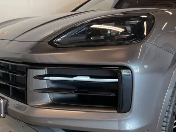 PORSCHE Cayenne Coupe E-Hybrid