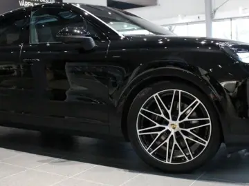 PORSCHE Cayenne Coupe E-Hybrid