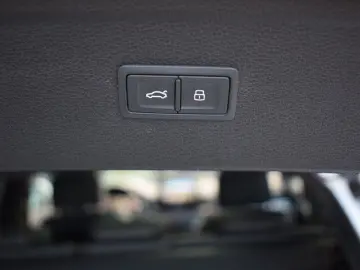 AUDI Q5 40 TDI qu S-tr.  S-line Matrix AHK Pano B&O