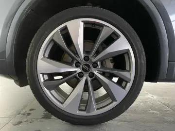 AUDI Q5 Sportback 40 TFSI quattro S line PANO HUD STH