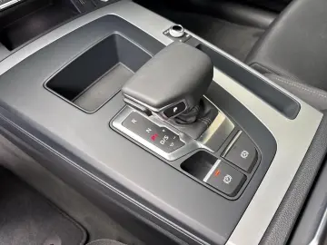 AUDI Q5 SPORTBACK S-LINE 40 TDI QUATTRO (AHK PANO MAT