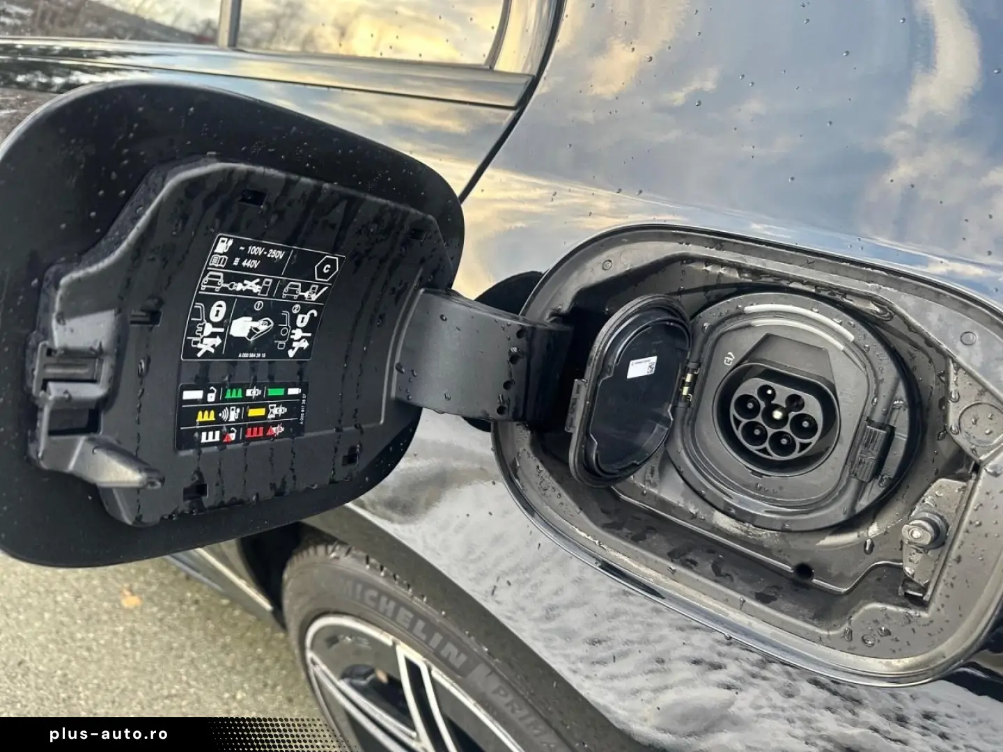 MERCEDES-BENZ C 300 e AMG-PREMIUM NIGHT DISTRONIC WI&hellip;