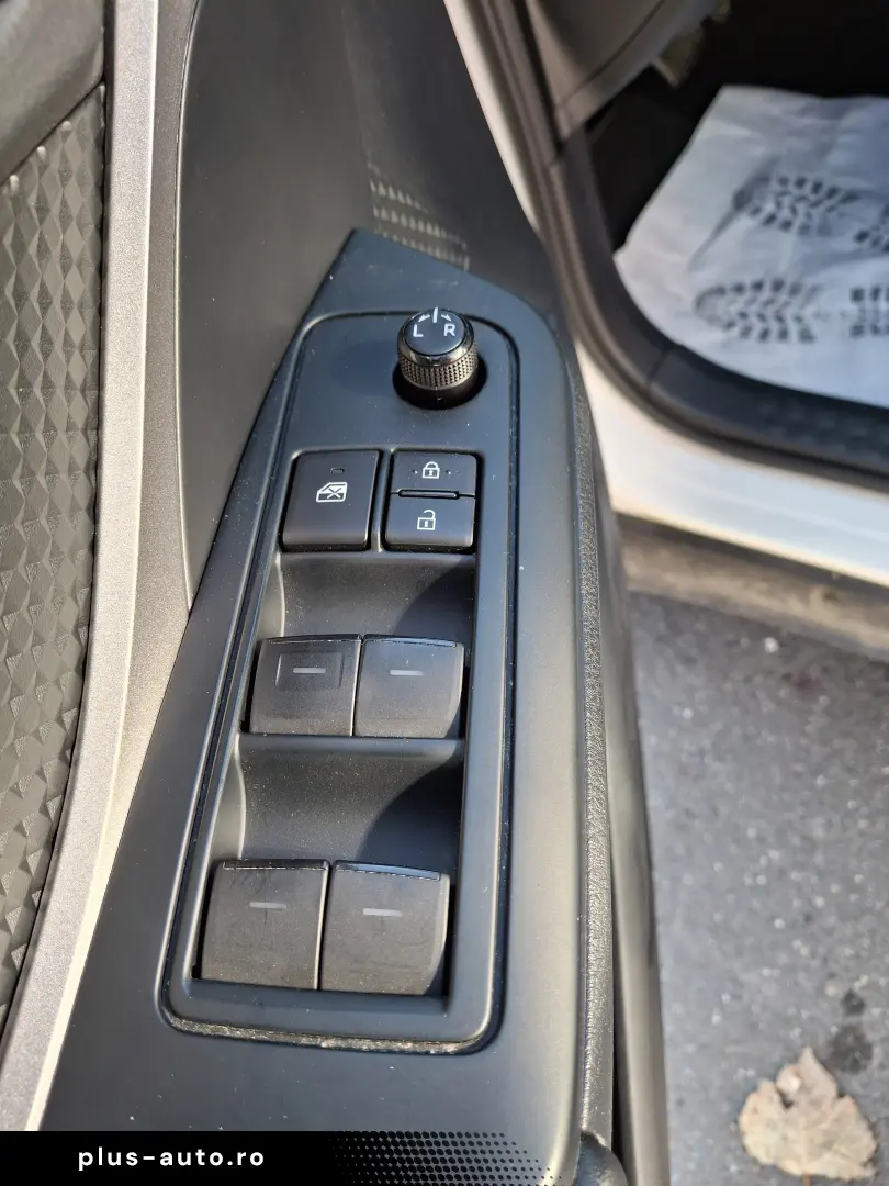 Toyota C-HR 1.8 HSD 4x2 CVT C-enter