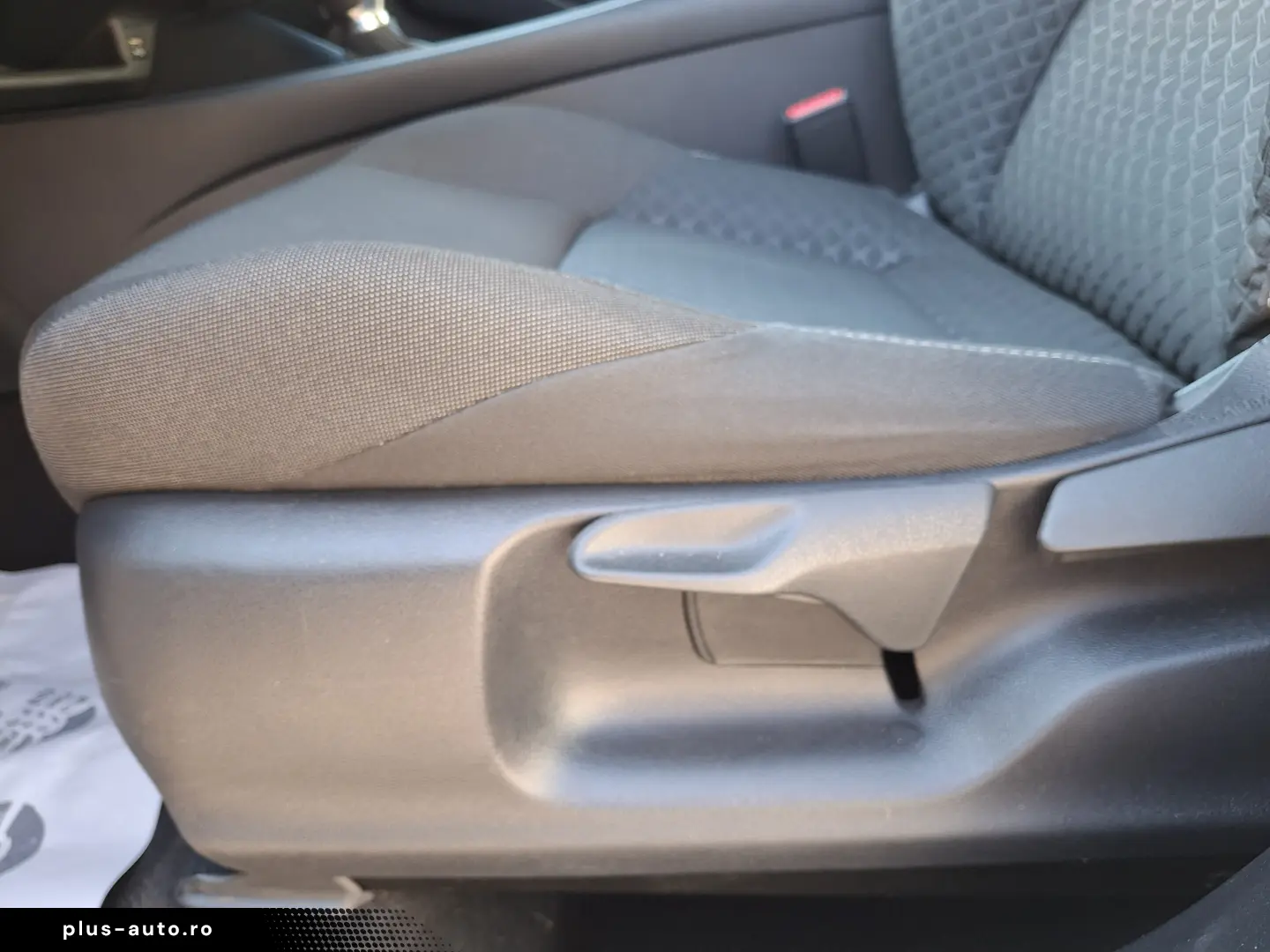 Toyota C-HR 1.8 HSD 4x2 CVT C-enter