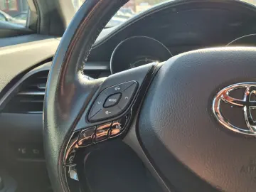 Toyota C-HR 1.8 HSD 4x2 CVT C-enter