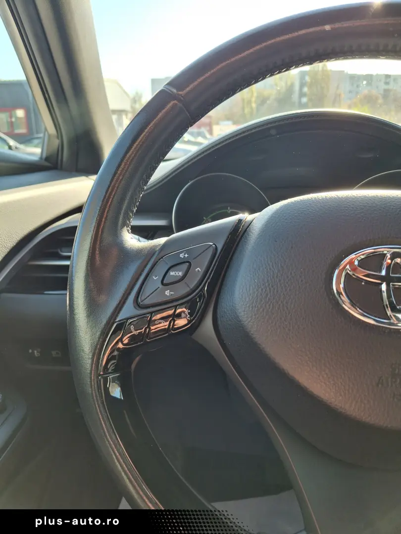 Toyota C-HR 1.8 HSD 4x2 CVT C-enter