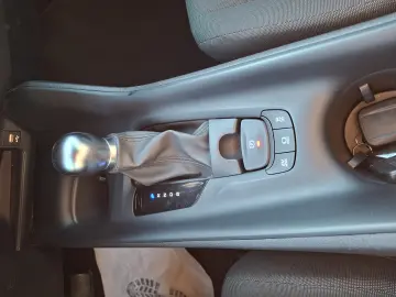 Toyota C-HR 1.8 HSD 4x2 CVT C-enter