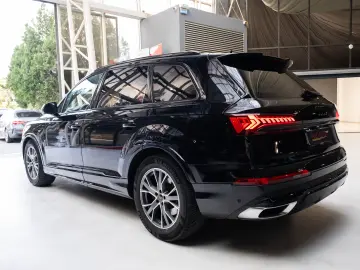 Audi Q7 Quattro 50TDi 3xS-Line