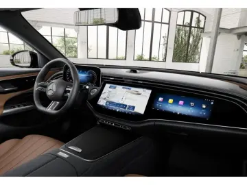 MERCEDES-BENZ E 300 e AMG SUPERSCREEN DISTRONIC KAMERA SHZ