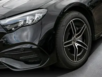 MERCEDES-BENZ E 300 de AMG Night AHK LED Kamera Distronic