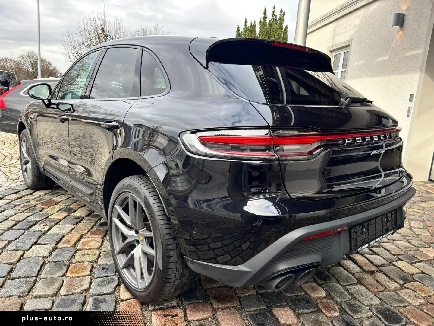 PORSCHE Macan Pano PDLS CarPlay AluPaket ACC Kam360  20