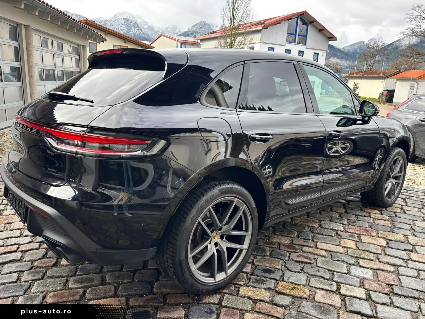 PORSCHE Macan Pano PDLS CarPlay AluPaket ACC Kam360  20