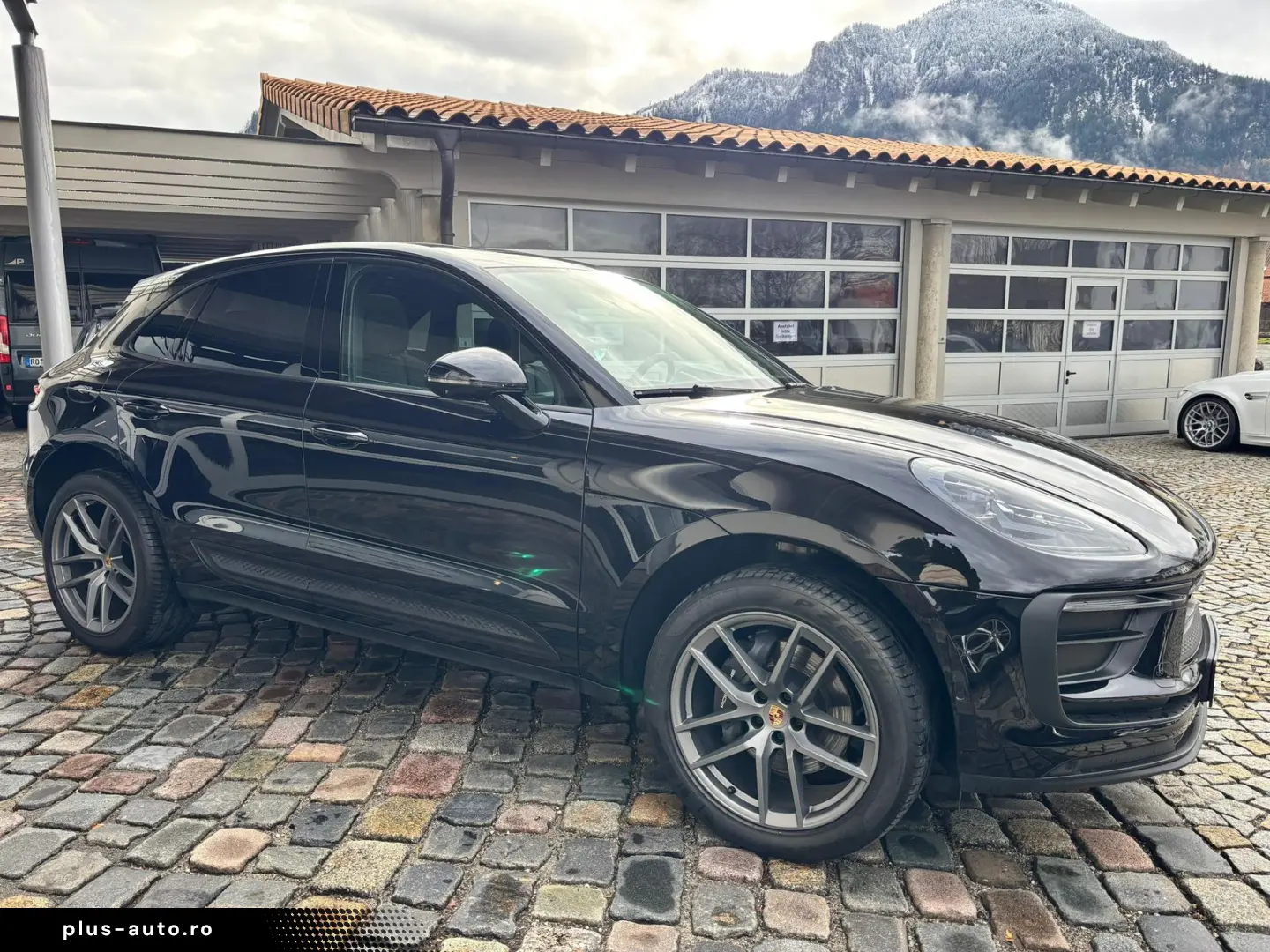 PORSCHE Macan Pano PDLS CarPlay AluPaket ACC Kam360  20