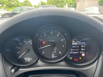 PORSCHE Macan Pano PDLS CarPlay AluPaket ACC Kam360  20