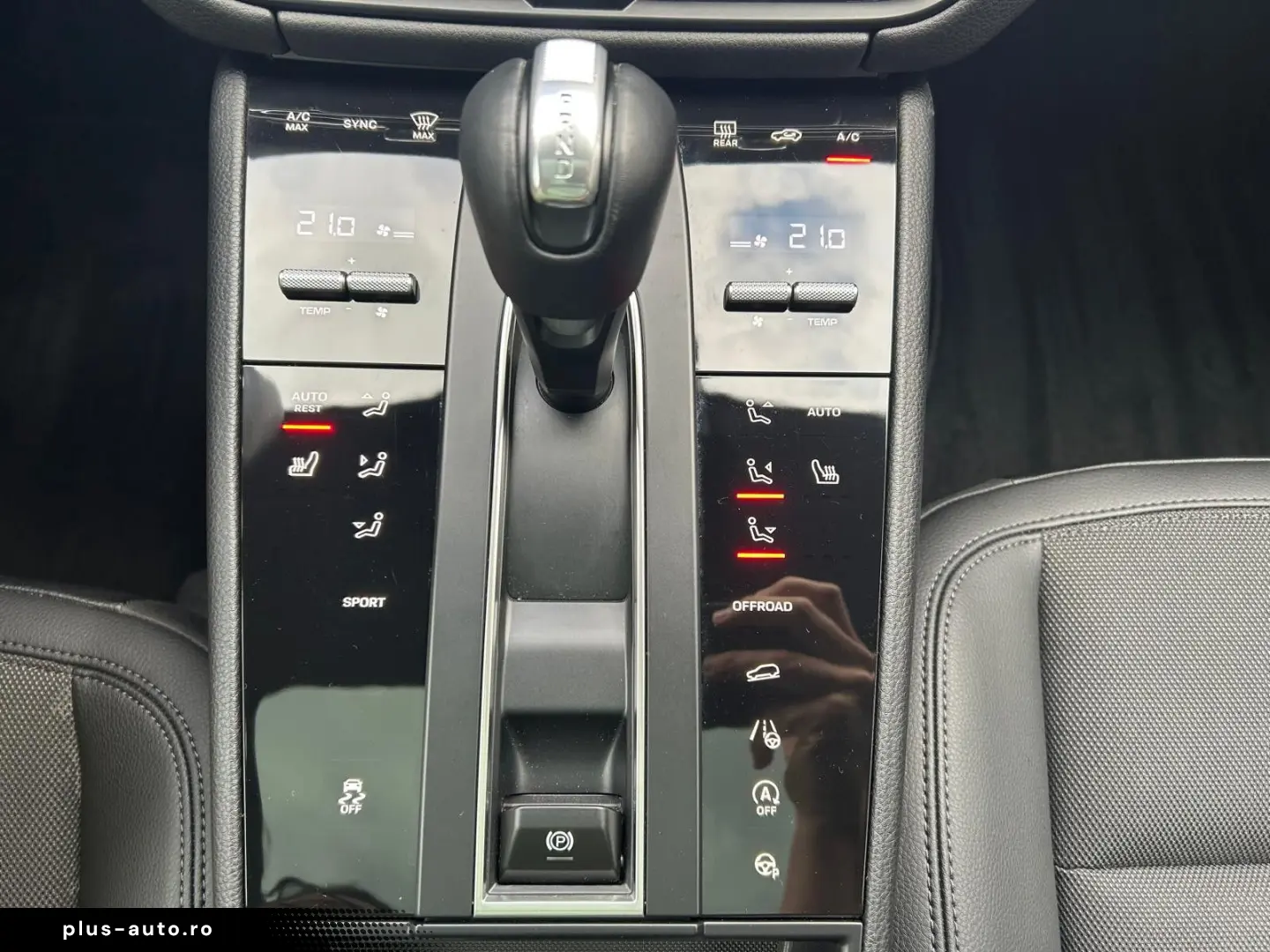 PORSCHE Macan Pano PDLS CarPlay AluPaket ACC Kam360  20