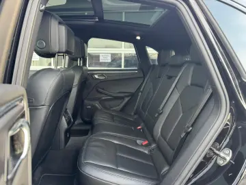 PORSCHE Macan Approved 10 26 Pano Bose 14Wege Kamera 21