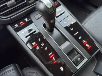 PORSCHE Macan Approved 10 26 Pano Bose 14Wege Kamera 21