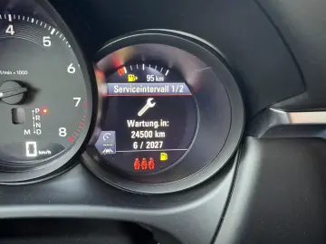 PORSCHE Macan Approved 10 26 Pano Bose 14Wege Kamera 21