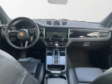 PORSCHE Macan Basis  8f.bereift Unfallfrei