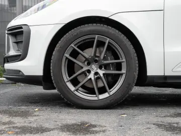 PORSCHE Macan T Surround View Abstandsregeltempostat