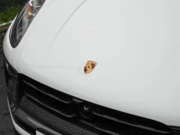 PORSCHE Macan T Surround View Abstandsregeltempostat