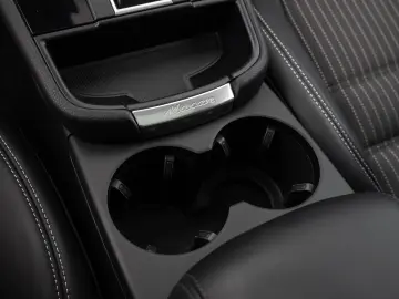 PORSCHE Macan T Surround View Abstandsregeltempostat