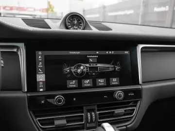 PORSCHE Macan T Surround View Abstandsregeltempostat
