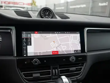 PORSCHE Macan T Surround View Abstandsregeltempostat