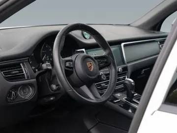PORSCHE Macan T Surround View Abstandsregeltempostat