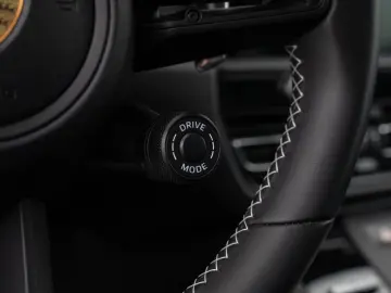 PORSCHE Macan T Surround View Abstandsregeltempostat