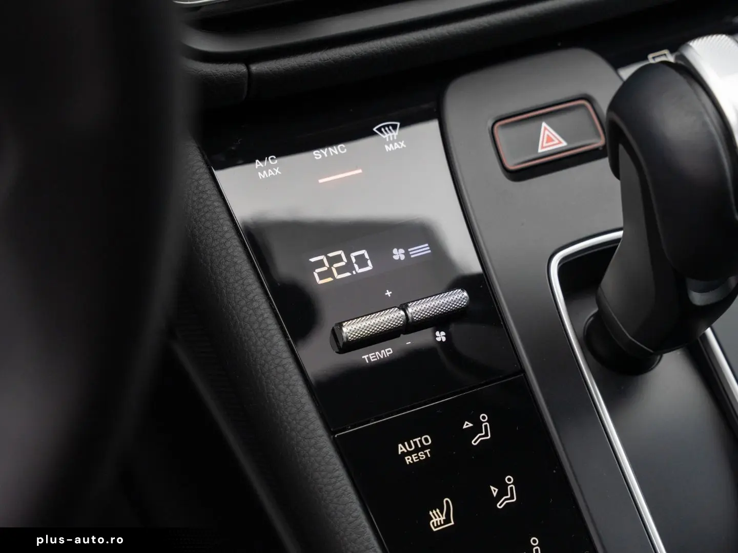 PORSCHE Macan T Surround View Abstandsregeltempostat