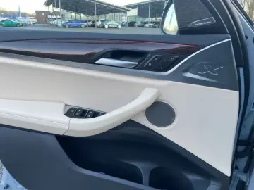 BMW X3 xDrive 20d M Sport Laserli. AHK el. GSD LM 21