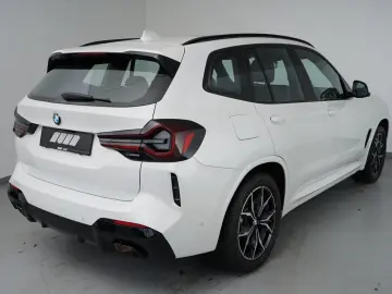 BMW X3 xDrive 30i (M-Sport Navi AHK Pano HUD HK STZ)