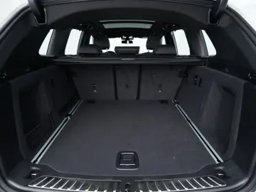 BMW X3 xDrive 30i (M-Sport Navi AHK Pano HUD HK STZ)