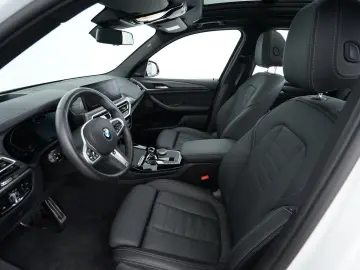 BMW X3 xDrive 30i (M-Sport Navi AHK Pano HUD HK STZ)