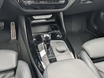 BMW X3 xDrive30e M SPORT AHK PANO LEDER AKUSTIK HIFI