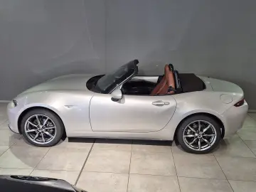MAZDA MX-5 Kazari G-184 Leder Terracotta Matrix-LED Na