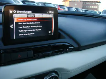 MAZDA MX-5 2.0 SKYACTIV-G 184 Ad'vantage Design Bose K