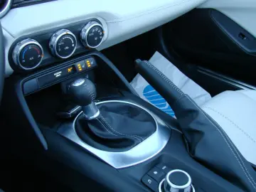 MAZDA MX-5 2.0 SKYACTIV-G 184 Ad'vantage Design Bose K