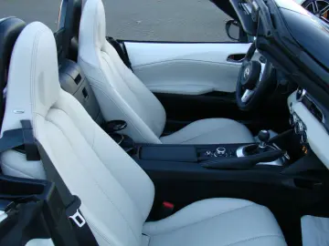 MAZDA MX-5 2.0 SKYACTIV-G 184 Ad'vantage Design Bose K